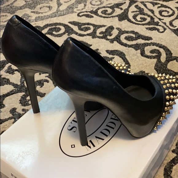 STEVE MADDEN! - Picture 3 of 6